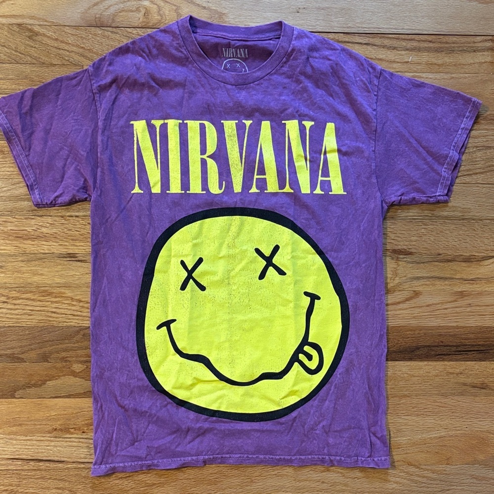 NIRVANA Graphic T-Shirt Women’s Sz Medium Purple With Yellow Graphic Tee Rock
